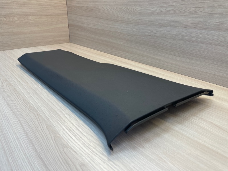 Обшивка средней стойки