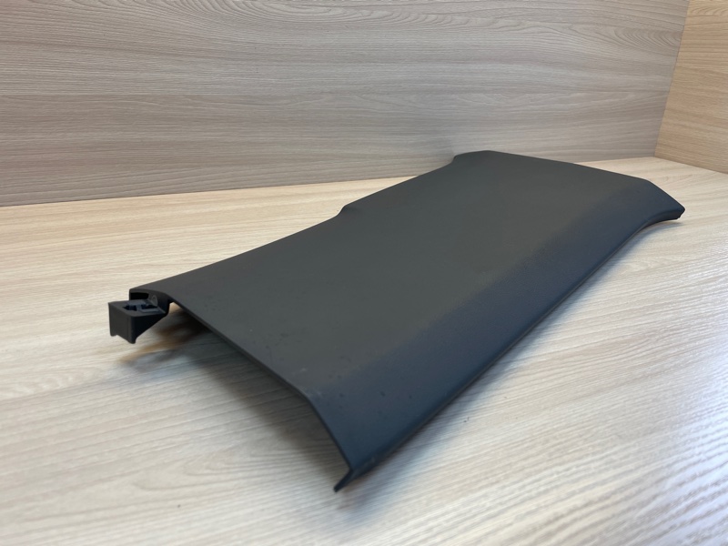 Обшивка средней стойки