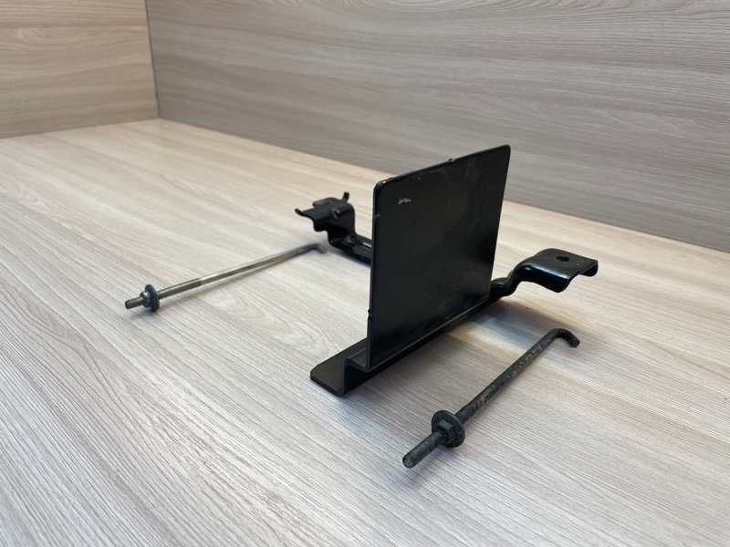 Кронштейн аккумулятора