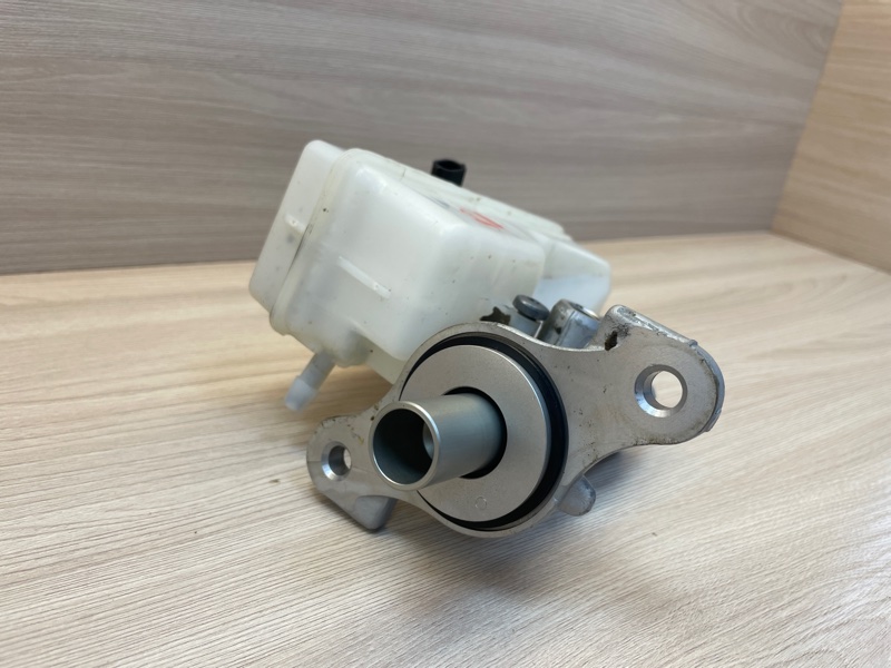 Главный тормозной цилиндр