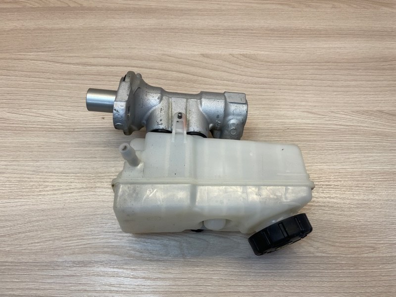 Главный тормозной цилиндр