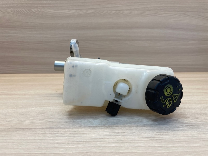 Главный тормозной цилиндр