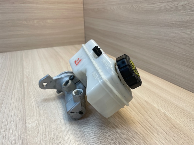 Главный тормозной цилиндр