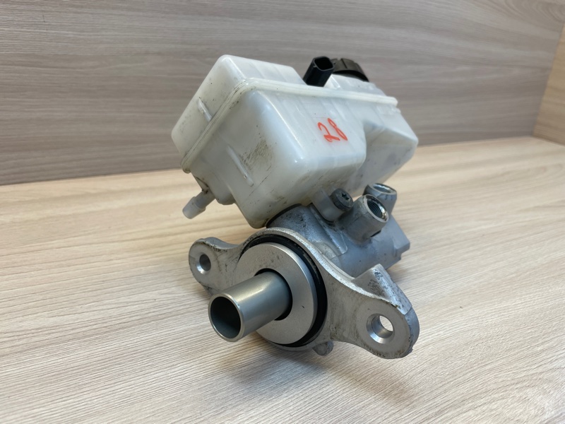 Главный тормозной цилиндр