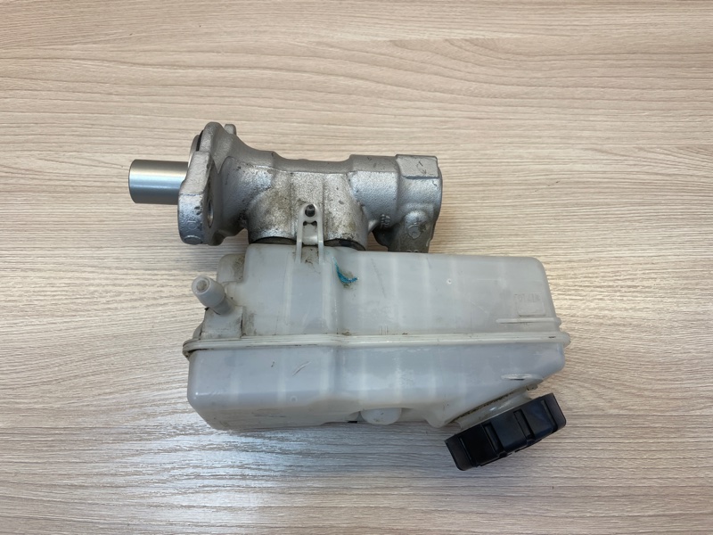 Главный тормозной цилиндр