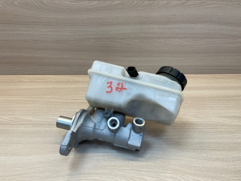 Главный тормозной цилиндр