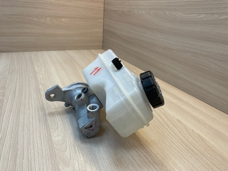 Главный тормозной цилиндр