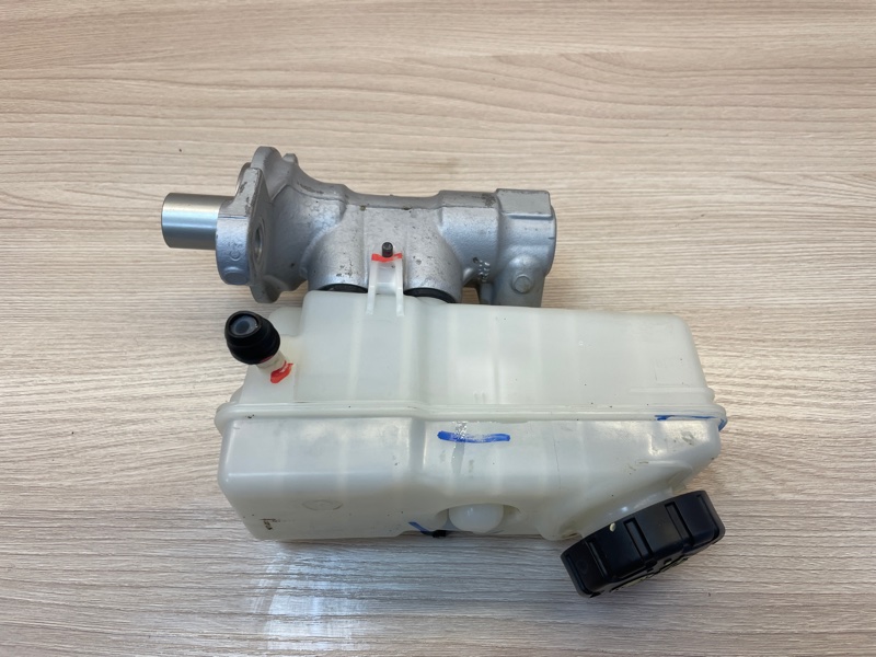 Главный тормозной цилиндр