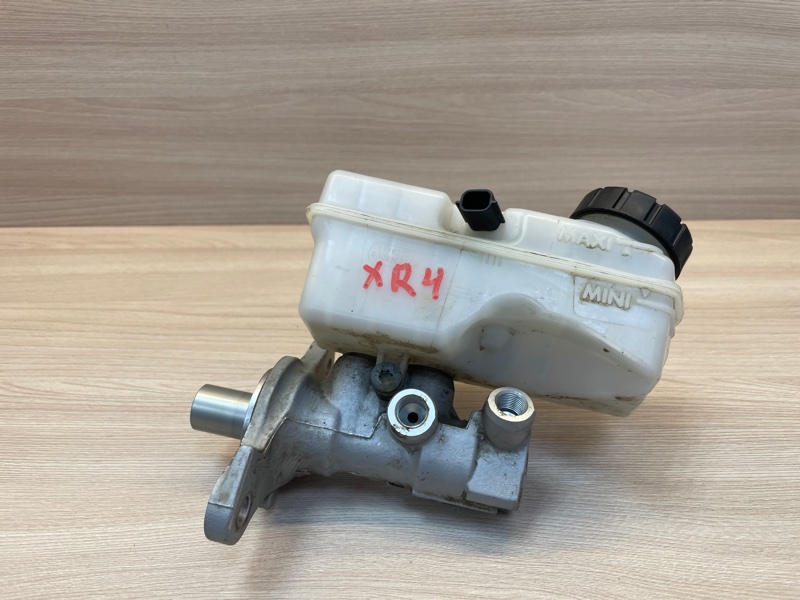 Главный тормозной цилиндр