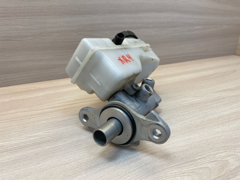 Главный тормозной цилиндр