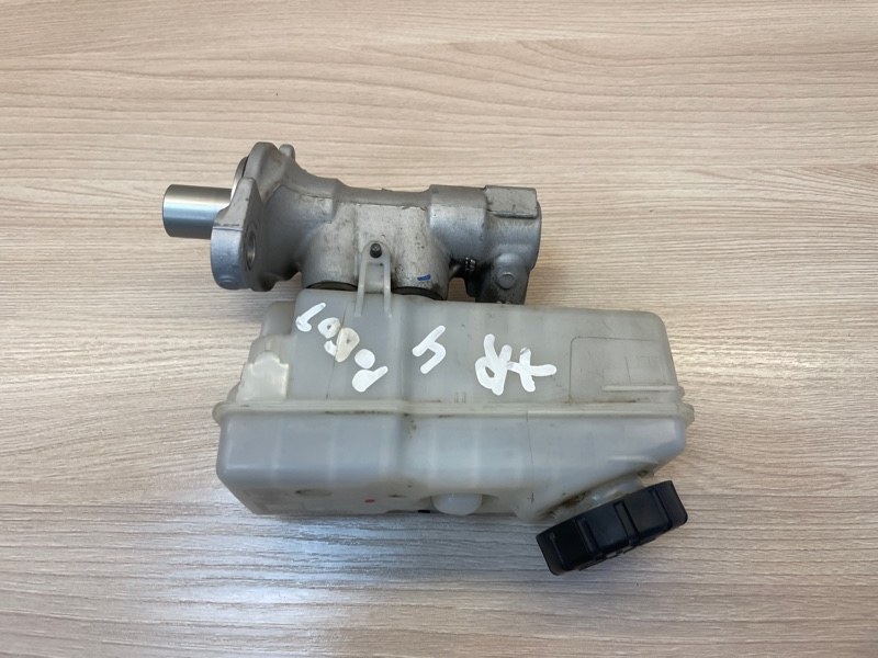 Главный тормозной цилиндр