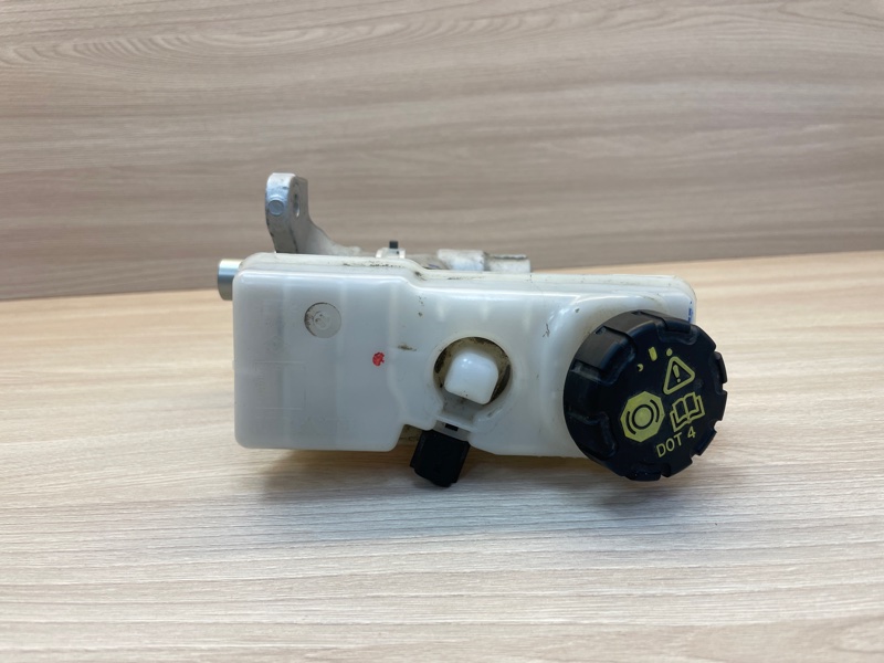 Главный тормозной цилиндр