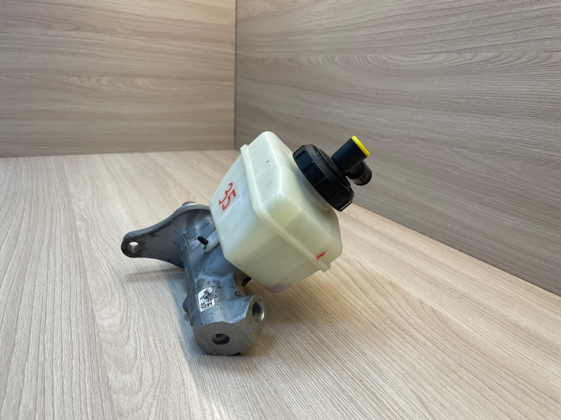 Главный тормозной цилиндр