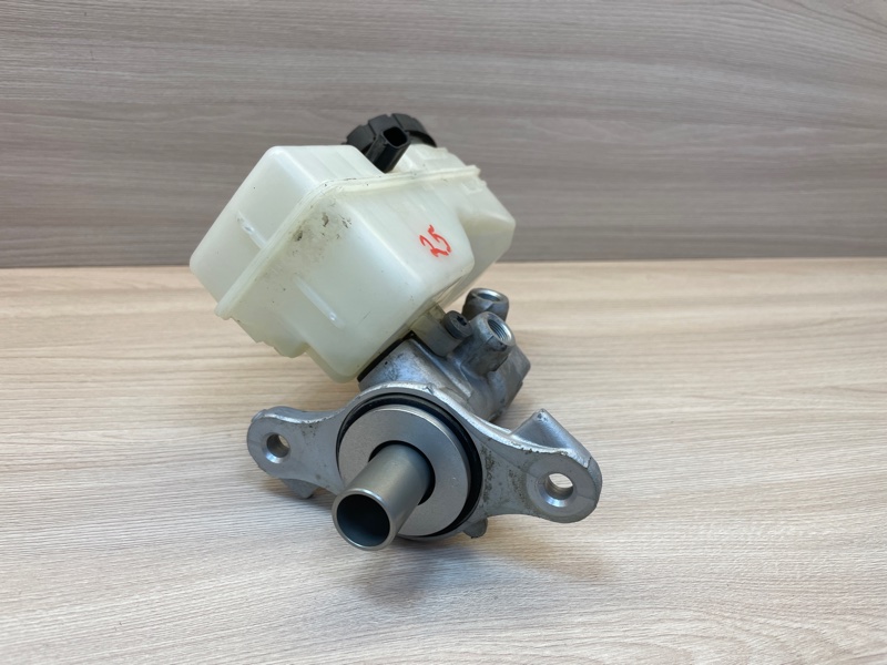 Главный тормозной цилиндр