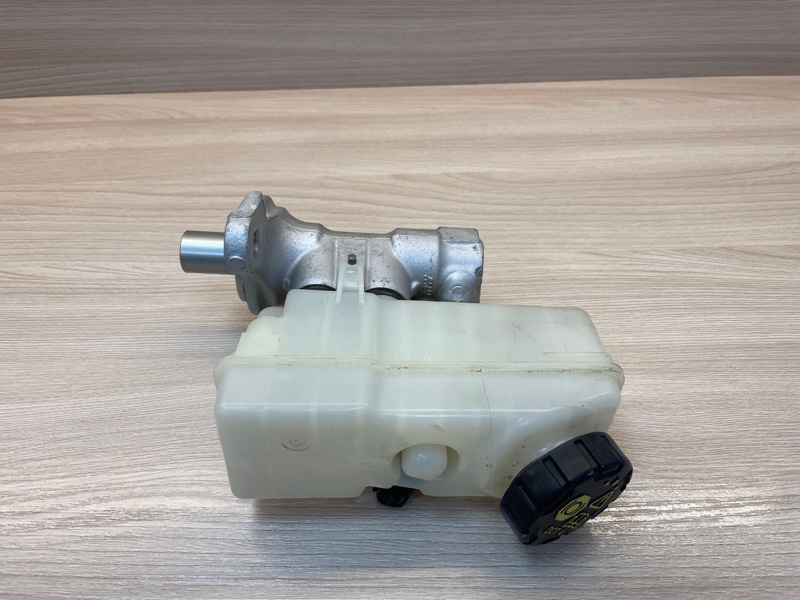 Главный тормозной цилиндр