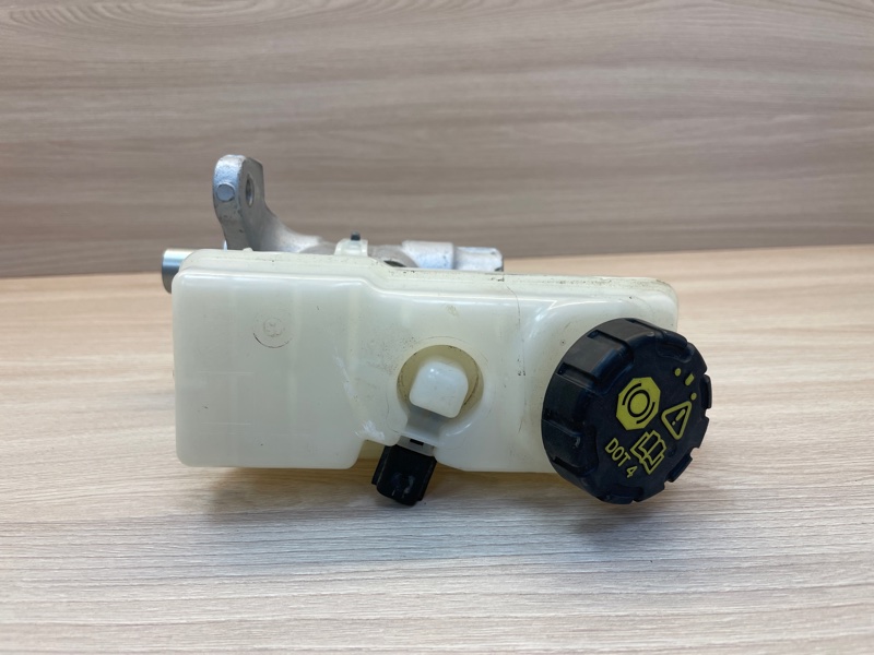 Главный тормозной цилиндр