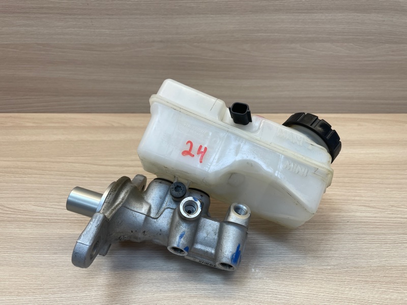 Главный тормозной цилиндр