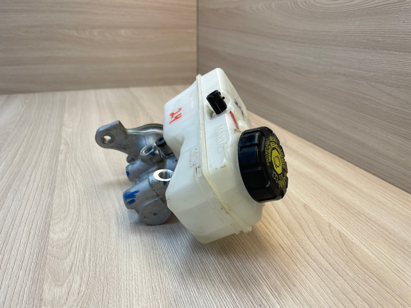 Главный тормозной цилиндр