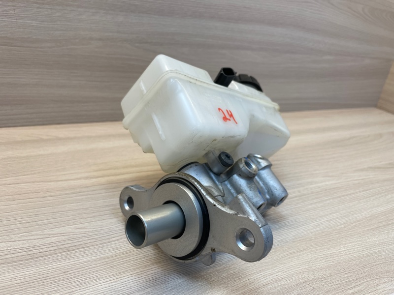 Главный тормозной цилиндр