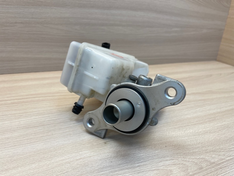 Главный тормозной цилиндр