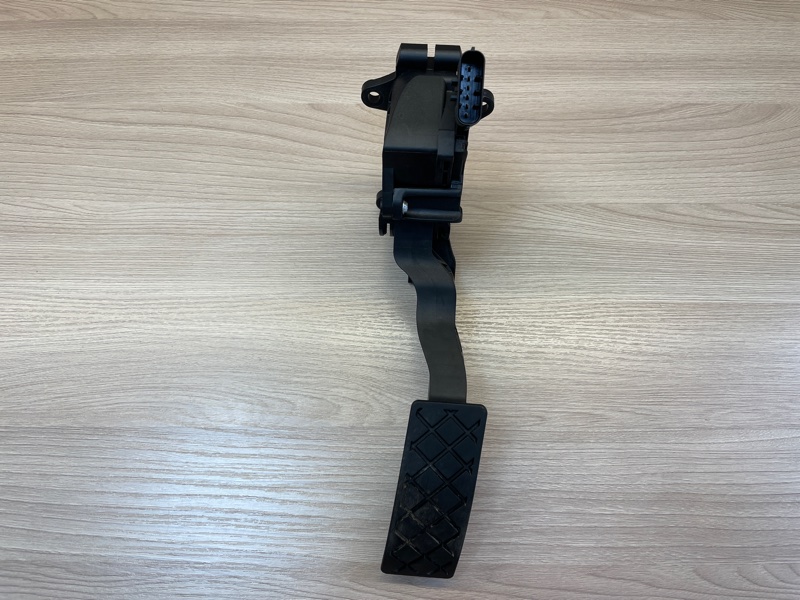 Педаль газа