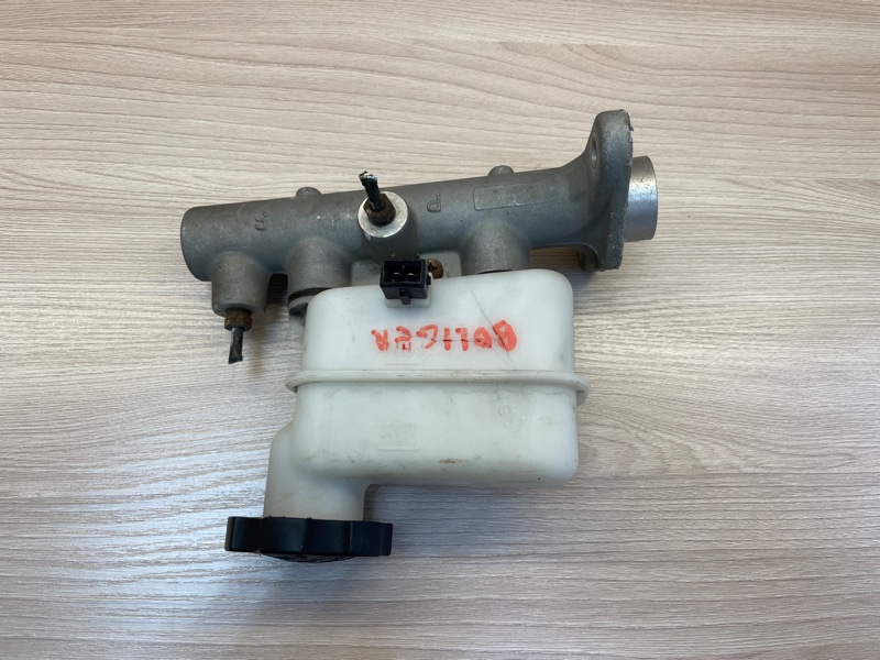 Главный тормозной цилиндр