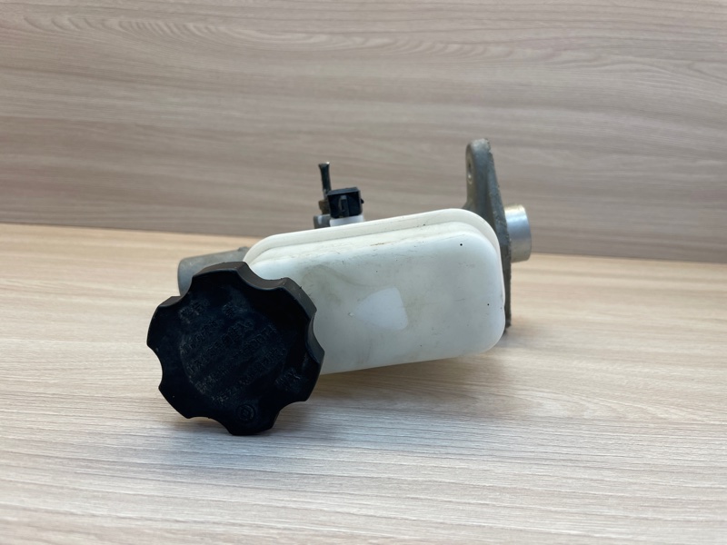 Главный тормозной цилиндр