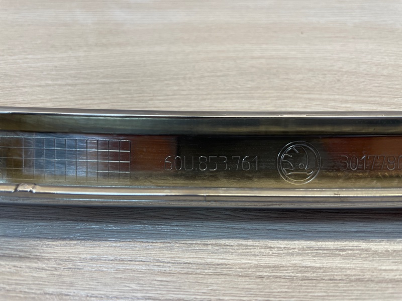 Молдинг решетки радиатора