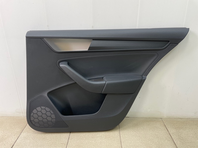 Обшивка боковой двери