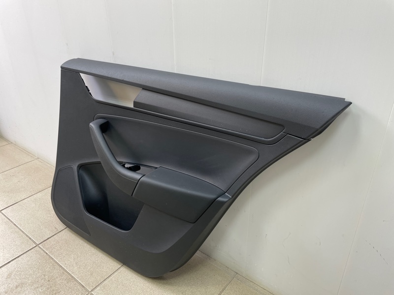 Обшивка боковой двери