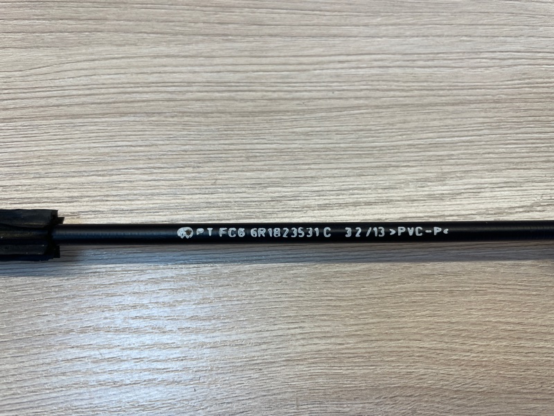 Трос замка капота