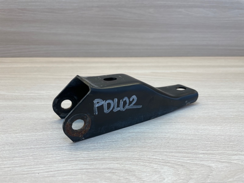 Кронштейн опоры двигателя