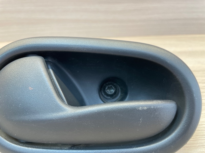 Внутренняя  ручка двери