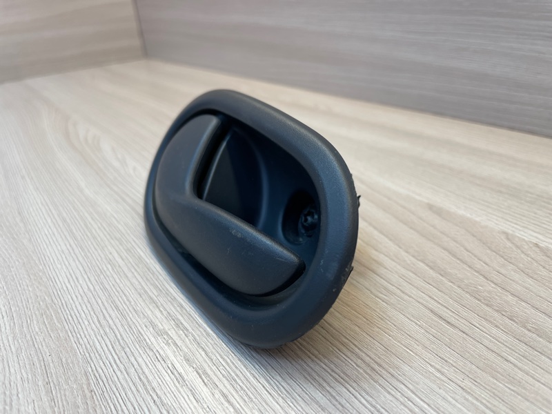 Внутренняя  ручка двери