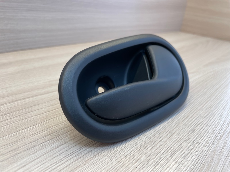 Внутренняя  ручка двери