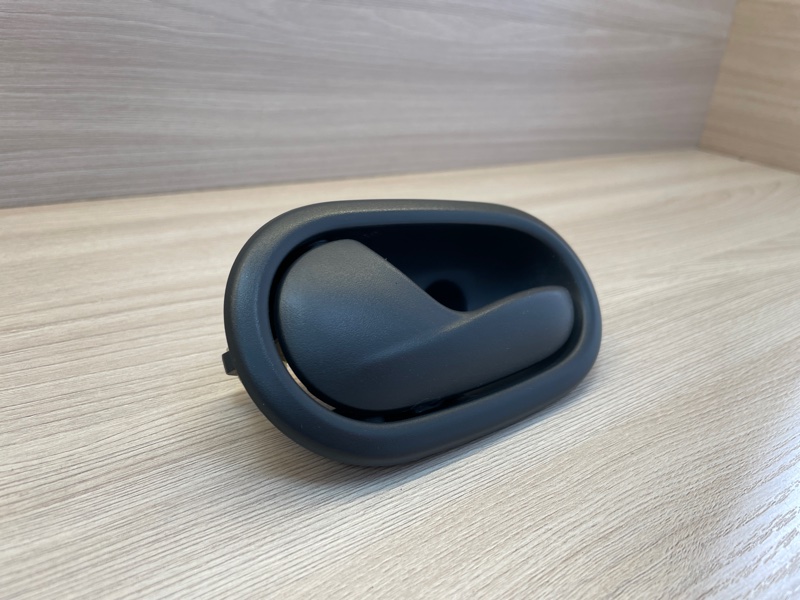 Внутренняя  ручка двери