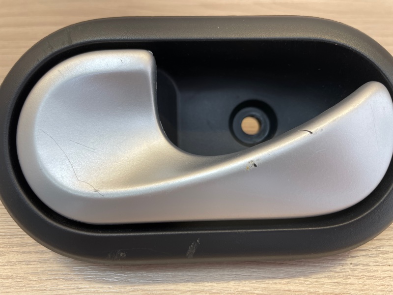 Внутренняя  ручка двери