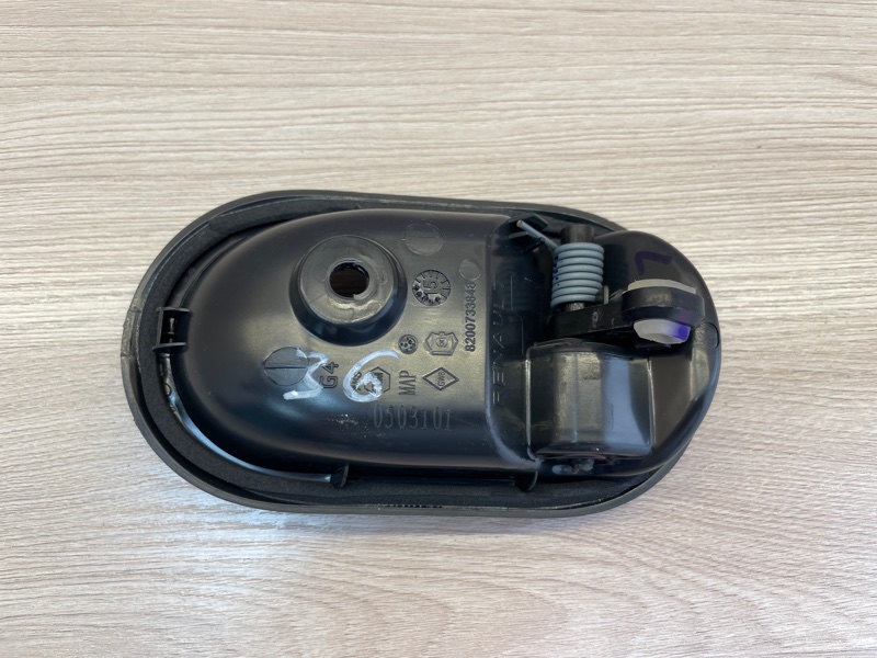 Внутренняя  ручка двери