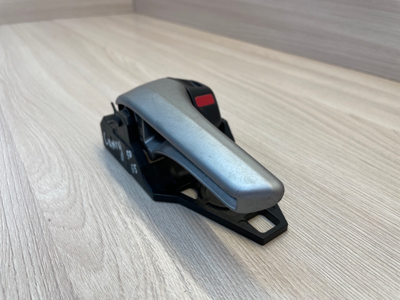 Внутренняя  ручка двери