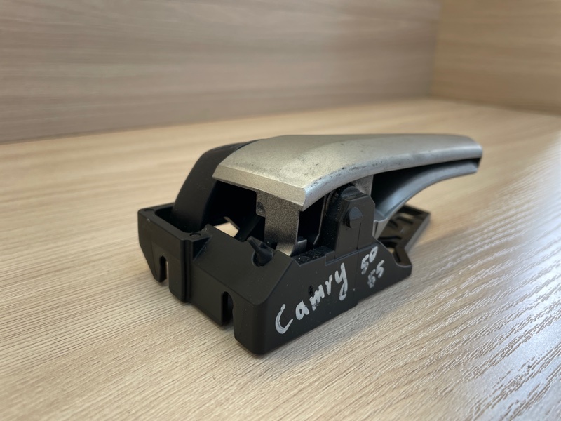 Внутренняя  ручка двери