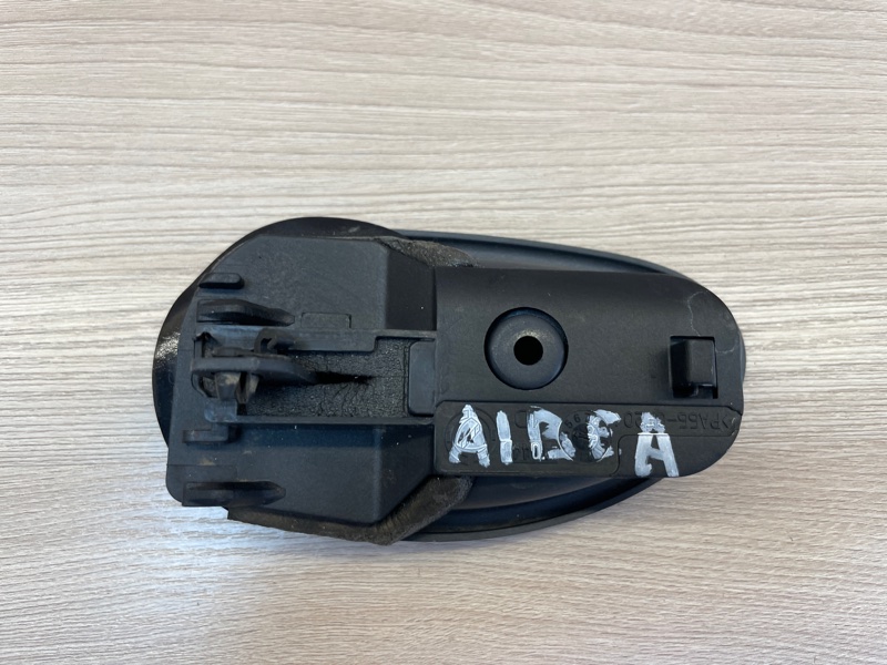 Внутренняя  ручка двери