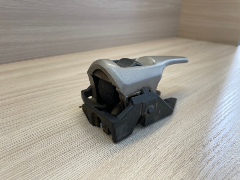 Внутренняя  ручка двери