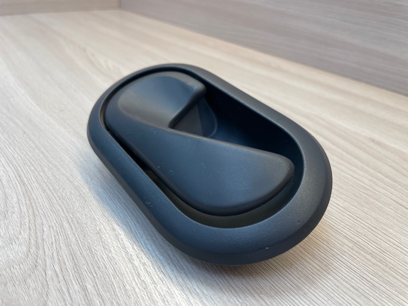 Внутренняя  ручка двери