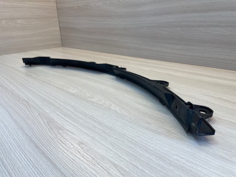 Кронштейн молдинга крыла