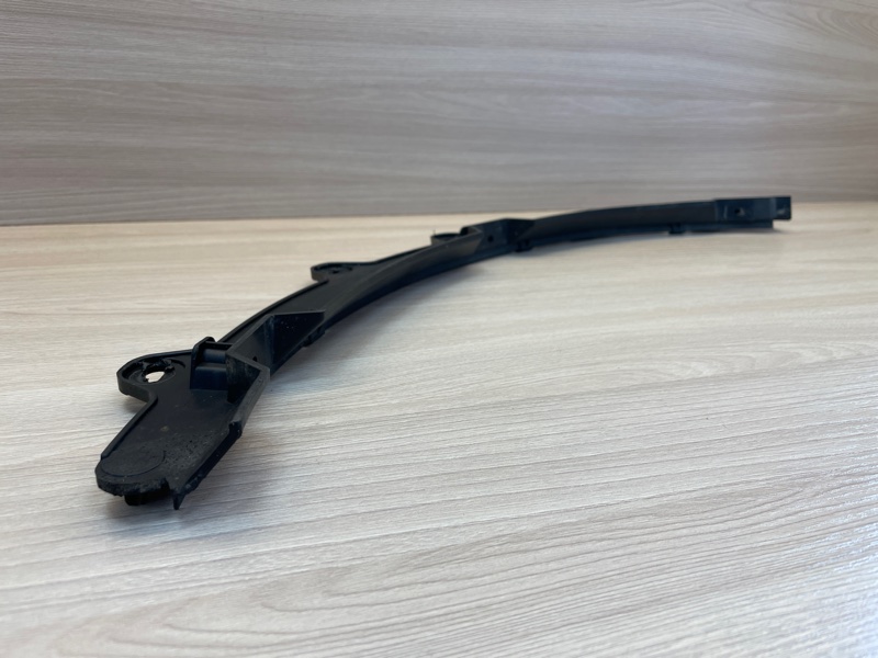 Кронштейн молдинга крыла