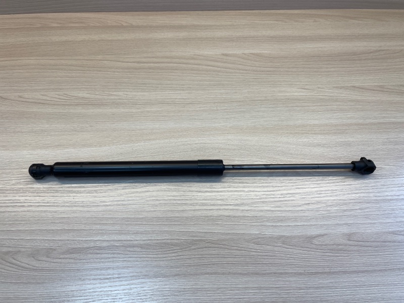 Амортизатор багажника