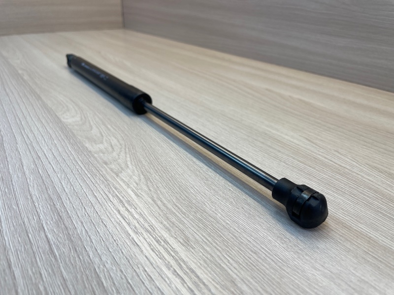 Амортизатор багажника