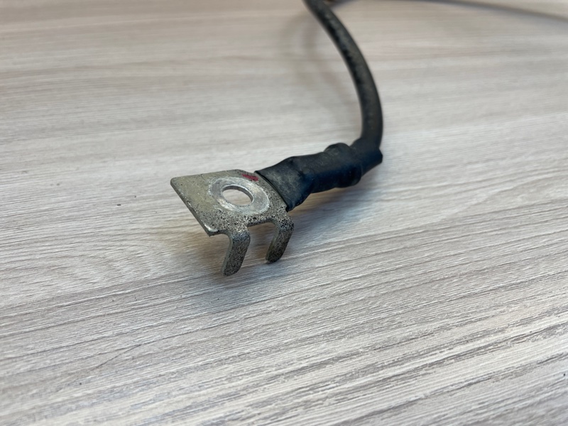 Клемма аккумулятора