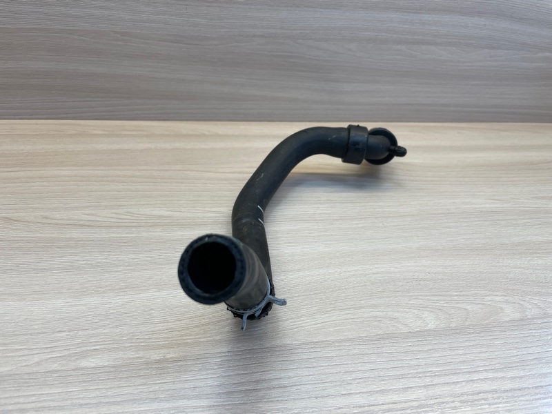 Патрубок радиатора