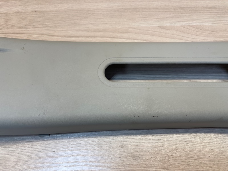 Обшивка средней стойки